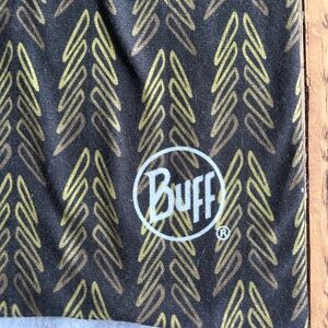Buff Original EcoStretch Neckwear, black and yellow leaf